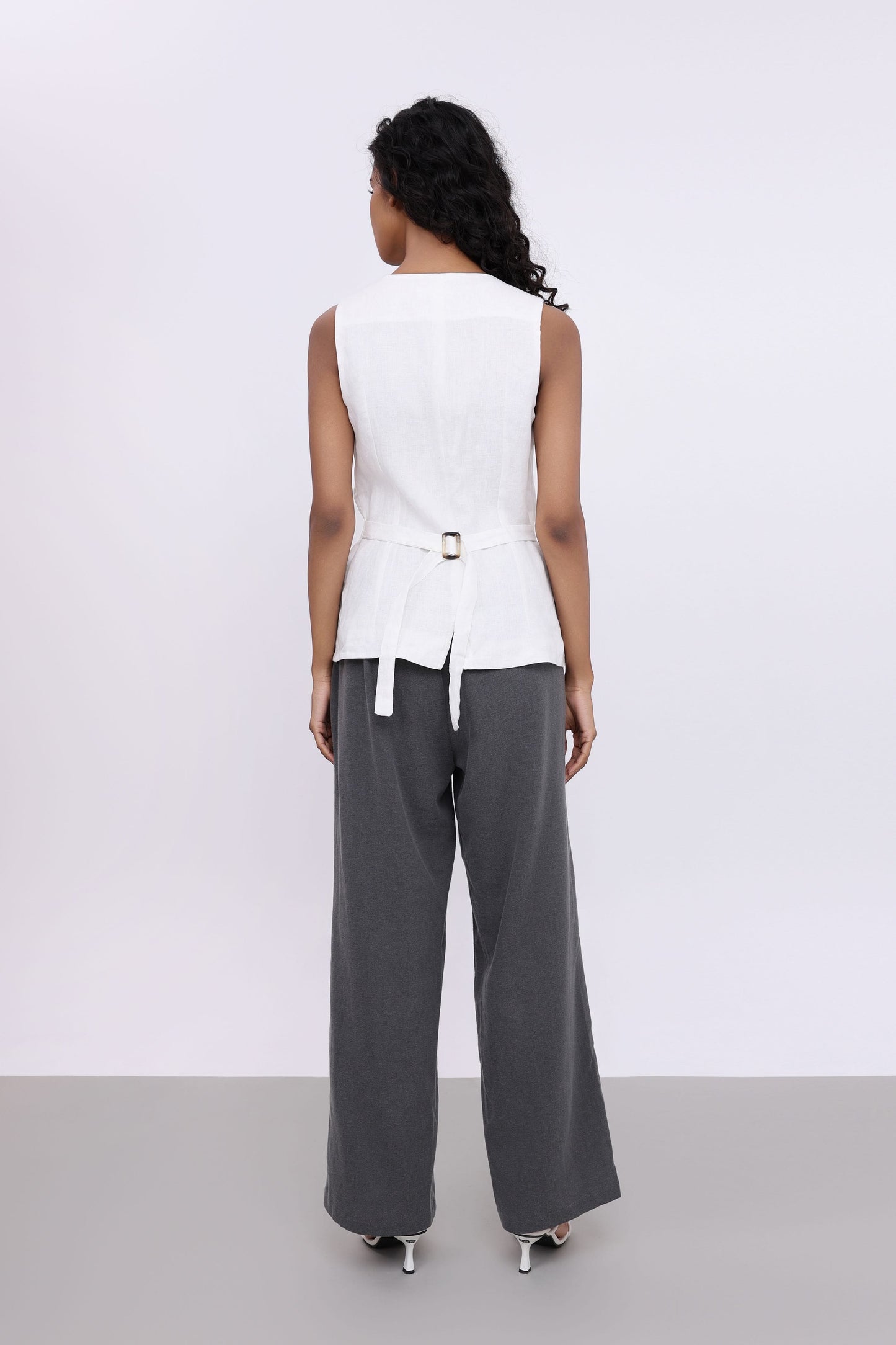 TIA WHITE LINEN VEST